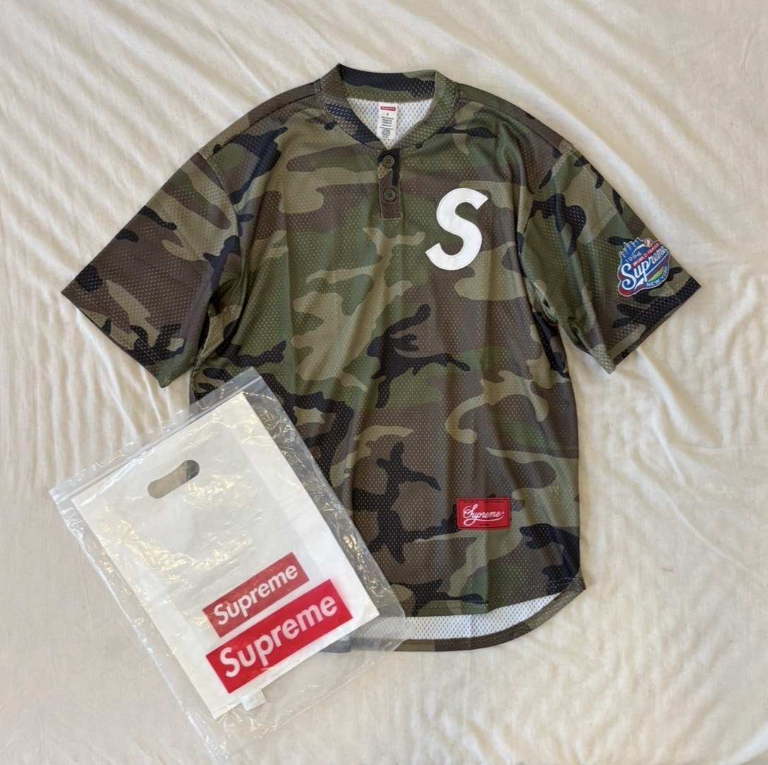 S Logo Baseball Henley